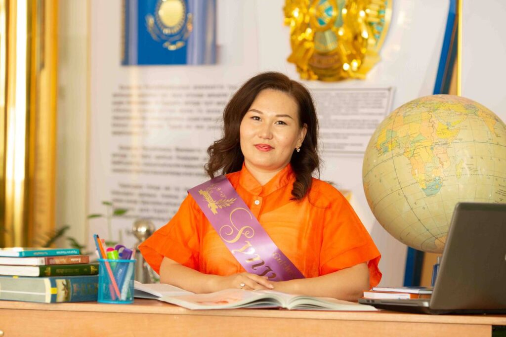 Мектеп директоры